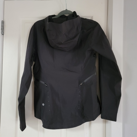 SOLD** Lululemon Break a Trail Jacket - 6 - Picture 10 of 15